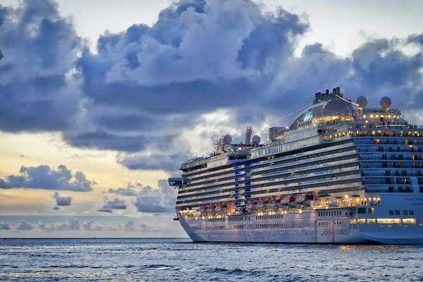 Quelle croisière fluviale inclut une initiation à l'archéologie dans le bassin du Nil?